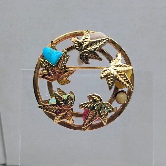 Sarah Coventry Gold Tone Leaf Circle Wreath Pin With Colorful Gemstone Pebbles - Picture 1 of 3